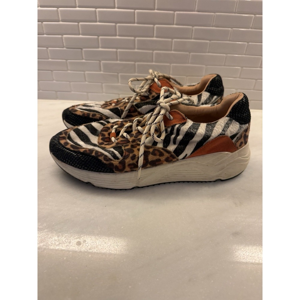 Oasis Society Leopard Zebra Cheetah Sneakers Beige‎ Suede Casual Shoes Women 8.5